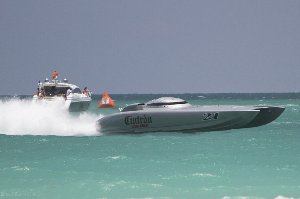The Superboat Unlimted ’Cintron’, winner of the 2010 Key West crown and one of several ’hot’ boats ’Maritimo will be up against come November. © Rodrick Cox